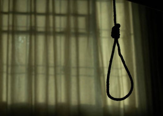 देवघरः फंदे से लटका मिला विवाहिता का शव, पिता बोले- हत्या हुई है