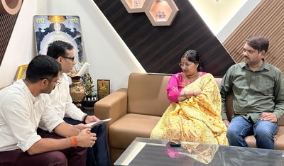 धनबादः रेलवे बैकफुट पर, प्रेशर पॉलिटिक्स के आरोपों के बीच रेल अधिकारियों ने सिंह मेंशन पहुंच मांगी माफी