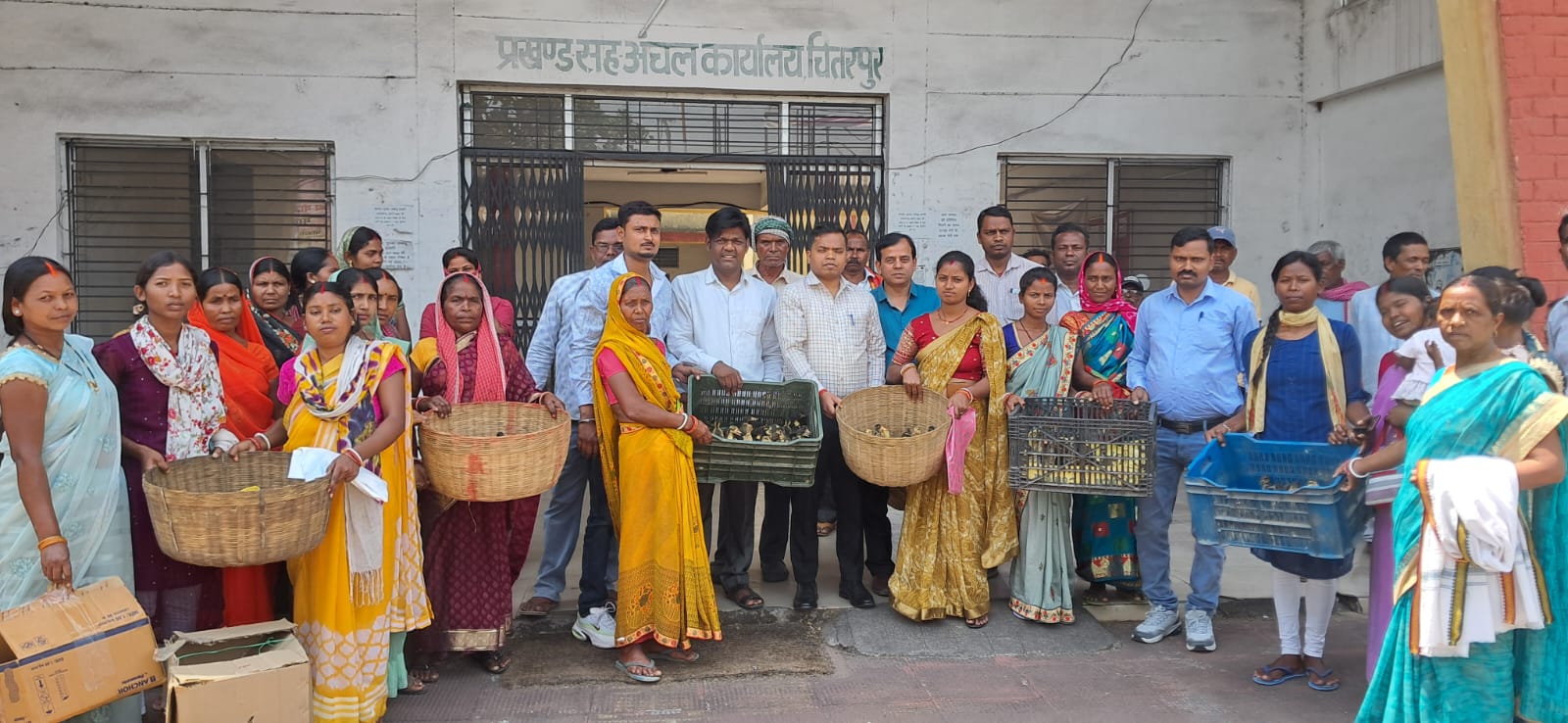 रामगढ़ः ग्रामीण परिवारों को स्वरोजगार से जोड़ना सरकार का उद्देश्य- बीडीओ