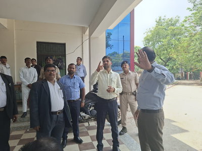 Jamtara News : डीसी ने अनुमंडल कार्यालय का किया निरीक्षण, कर्मियों को समय पर ड्यूटी का निर्देश