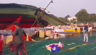 धनबादः बुक फेयर पर मौसम का कहर, आंधी-बारिश से पंडाल ध्वस्त, लाखों की किताबें बर्बाद