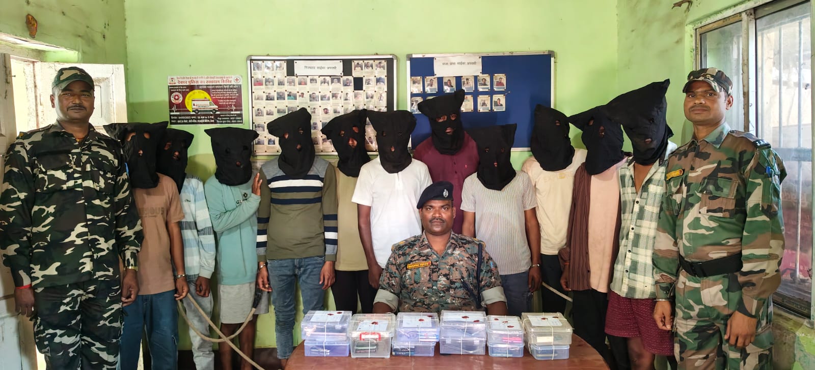 देवघरः 11 साइबर अपराधी गिरफ्तार, फर्जी कस्टमर केयर अधिकारी बन करते थे ठगी