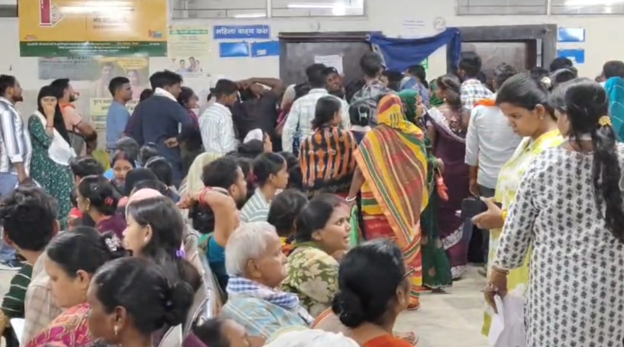 बोकारो में मौसमी बीमारियों का प्रकोप, अस्पतालों में बढ़ी मरीजों की भीड़