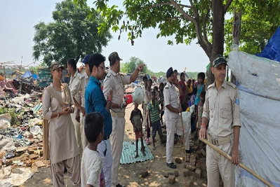 Bokaro News: अतिक्रमण की गई भूमि को कराया गया खाली, काटी गई बिजली