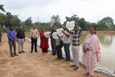 Simdega News : डीसी ने मछली का जीरा वितरण का किया शुभारंभ