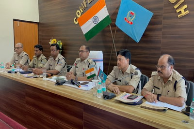Giridih News : क्राइम मीटिंग में एसपी का सख्त रुख, वारंटियों की गिरफ्तारी व गश्ती बढ़ाने के निर्देश