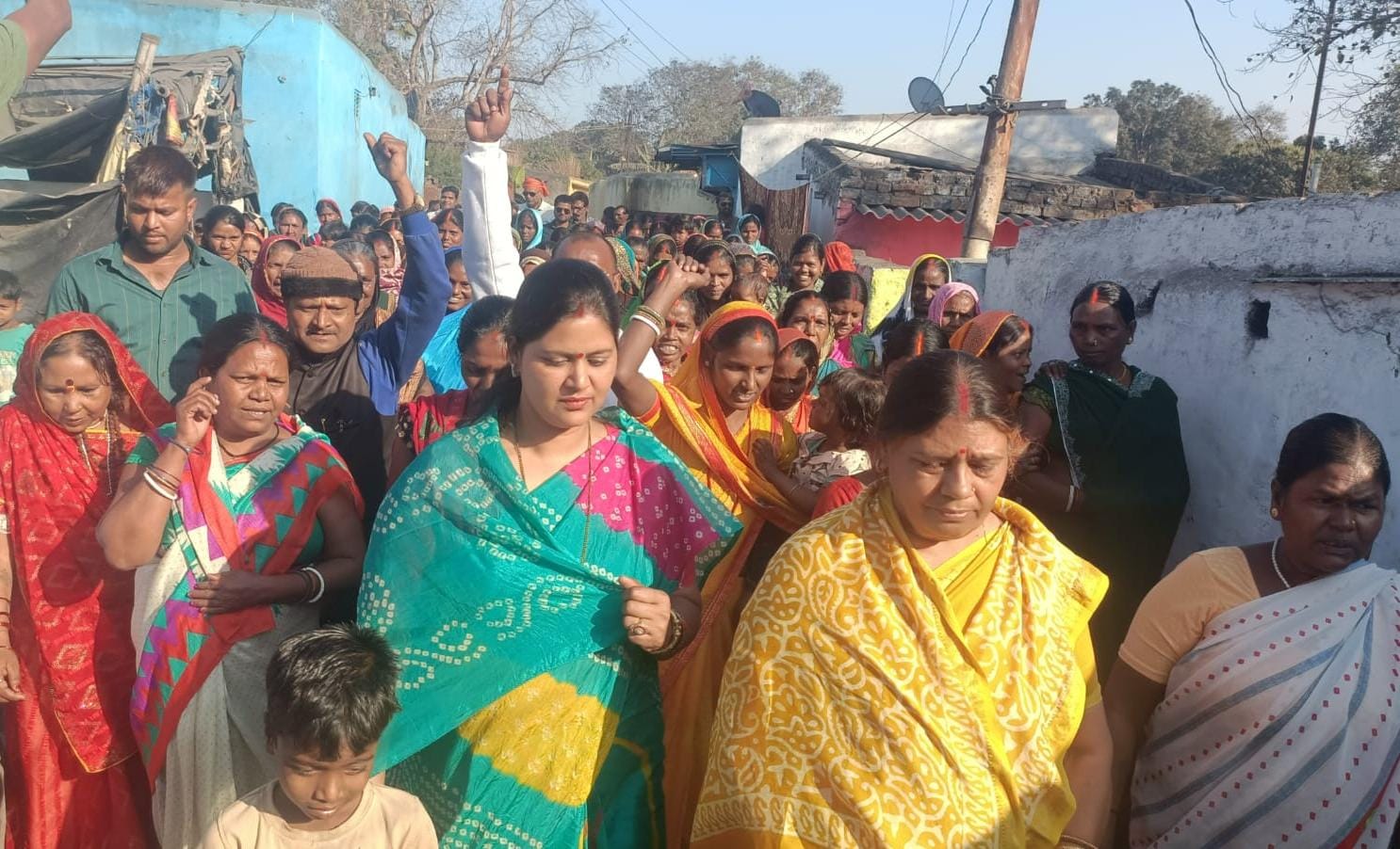 धनबाद मेयर चुनाव: इंदु सिंह ने घर-घर किया संपर्क, महिलाओं की भागीदारी बढ़ाने का वादा