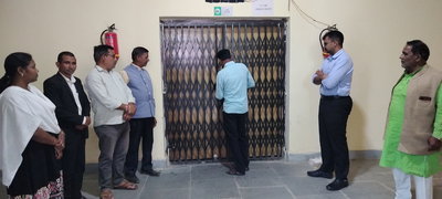 लातेहारः डीसी ने  ईवीएम वेयर हाउस का किया मासिक निरीक्षण