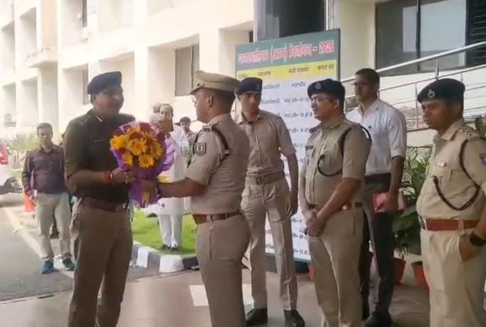 धनबादः गैंग व संगठित अपराधियों के खिलाफ अभियान तेज करें- डीआईजी