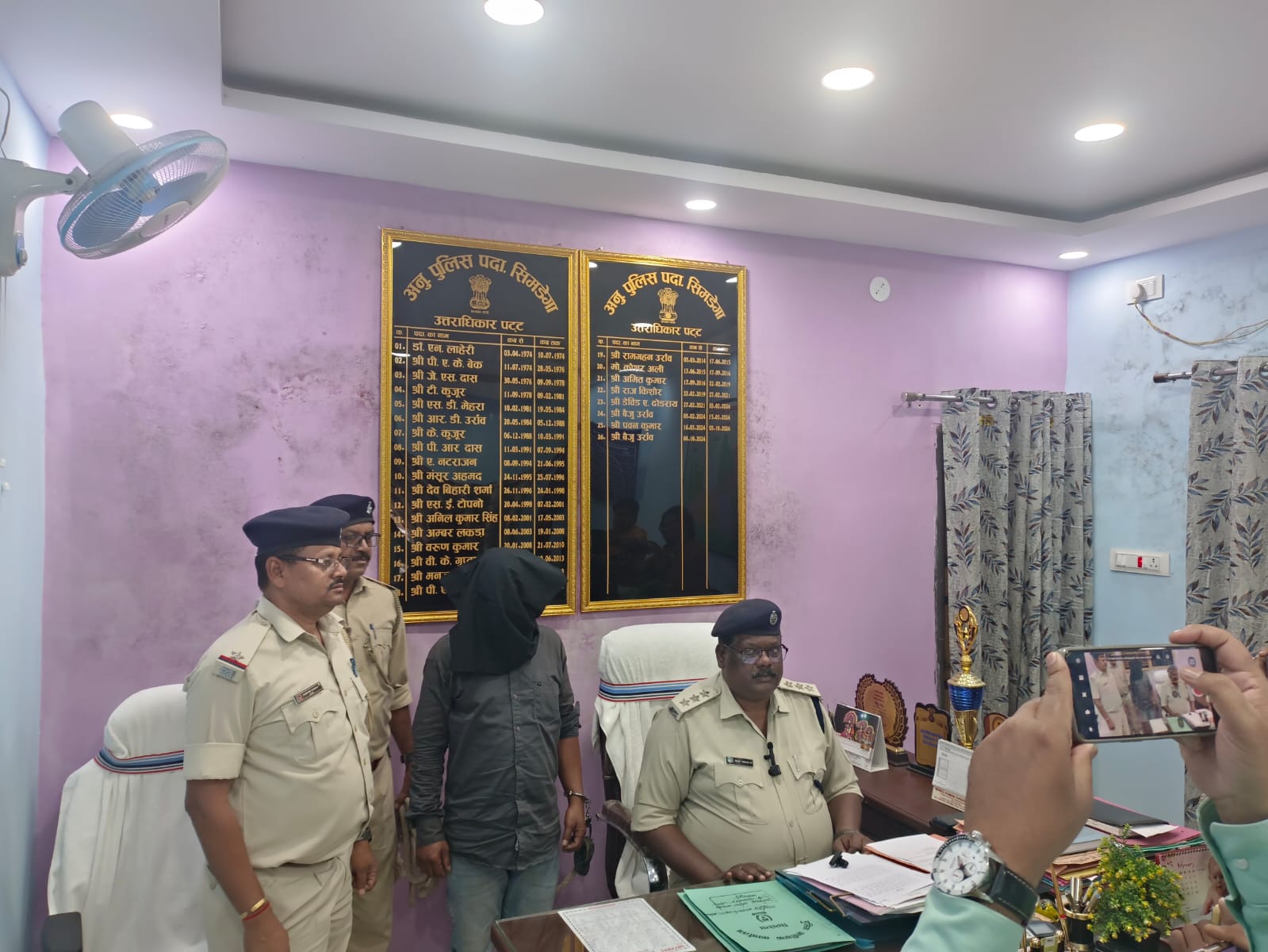 सिमडेगाः अवैध शराब के धंधे में लिप्त आरोपी गिरफ्तार