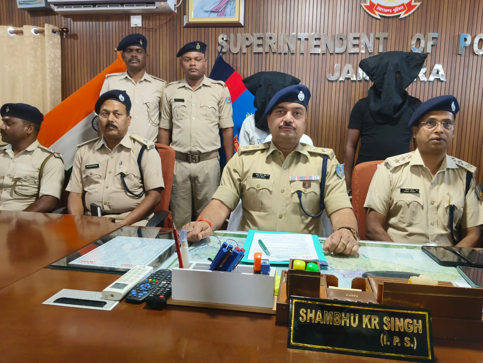 Jamtara News : पुलिस की बड़ी कार्रवाई, हत्या, लूट, साइबर ठगी व धोखाधड़ी मामलों में 5 आरोपी गिरफ्तार