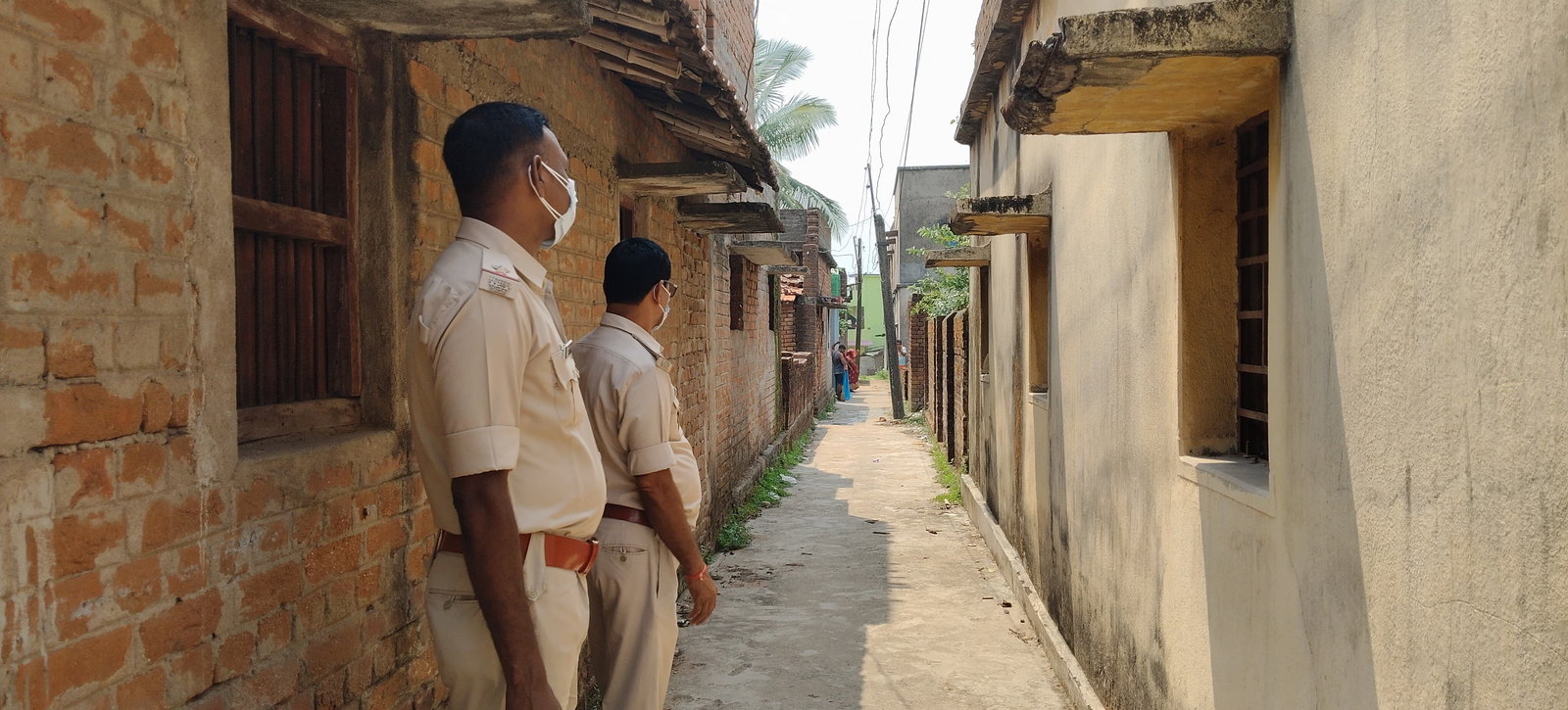 Jamtara News : घर से युवक का सड़ा-गला शव बरामद, जांच में जुटी पुलिस