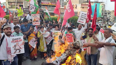 SIR के खिलाफ रांची में कई संगठनों का प्रदर्शन, ज्ञानेश कुमार का पुतला दहन कर मांगा इस्तीफा