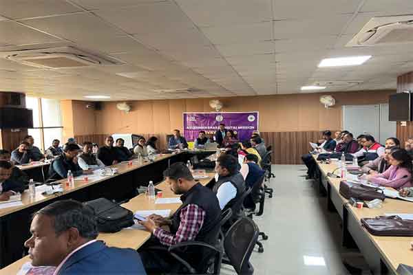 दवा दुकानों की डिजिटल पहचान अनिवार्य, ड्रग इंस्पेक्टरों को एक माह में HFR पूरा करने का निर्देश