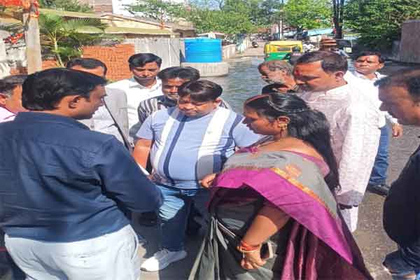 मेयर रौशनी खलखो पहुंची पुरानी रांची, जल जमाव से परेशान लोगों की सुनी समस्या