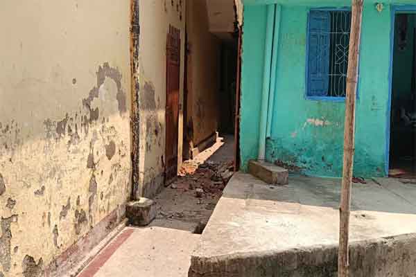 Palamu News: शादी की तैयारी के बीच जर्जर छत टूटी, तीन लोग घायल