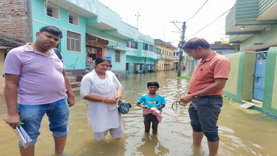 साहिबगंज में बाढ़ के बीच भी जारी स्वास्थ्य सेवा, घर-घर पहुंच रहे डॉक्टर और सहिया