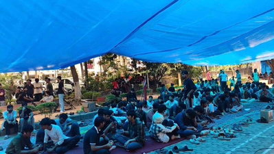 आश्वासन से नहीं माने छात्र, ट्रिपल आईटी में निदेशक के इस्तीफे की मांग तेज