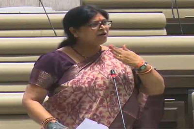 सदन में नीरा यादव ने पिछड़ों, कुपोषण और पेंशन का मुद्दा उठाया