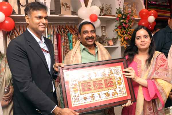 कोलकाता में खुला JHARCRAFT का नया इम्पोरियम, झारखंडी हस्तशिल्प कला को मिलेगा बड़ा बाजार