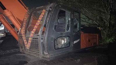 बोकारो स्टील प्लांट के ऐश पौंड लोडिंग प्वाइंट पर उपद्रव, पोकलेन का शीशा तोड़ा