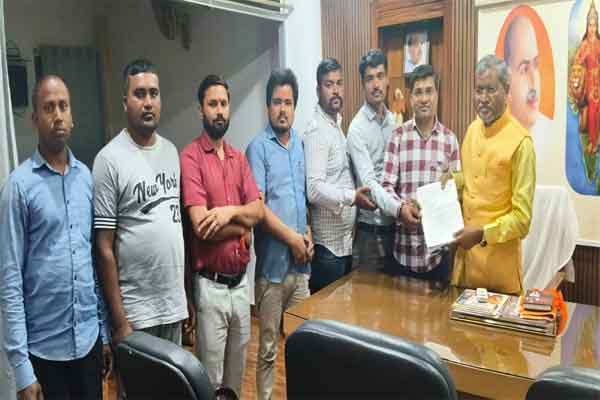 एंबुलेंस कर्मचारियों ने की बाबूलाल से मुलाकात, 108 सेवा में अनियमितता पर उठाए सवाल