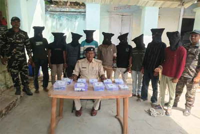 देवघर : 10 साइबर अपराधी गिरफ्तार, फर्जी कस्टमर केयर बनकर करते थे ठगी