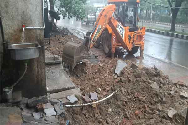 हरमू मुक्ति धाम से सहजानंद चौक तक चला निगम का अतिक्रमण हटाओ अभियान, 10 भवनों को नोटिस