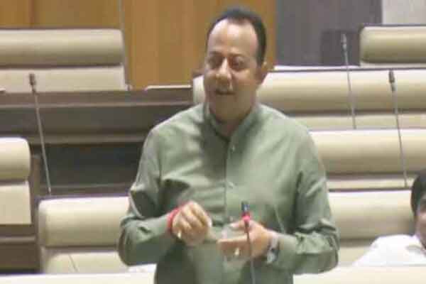 रसोइया और आंगनबाड़ी के प्रदर्शन से जाम, नवीन जायसवाल ने सदन में उठाया मामला