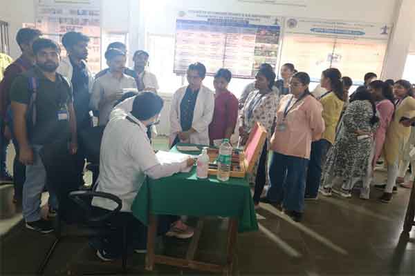 Ranchi News: पशु चिकित्सा कॉलेज में नि:शुल्क नेत्र जांच शिविर आयोजित