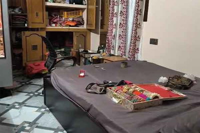 धनबाद : चिरकुंडा में पत्रकार के घर चोरी, लाखों के जेवर व नकदी ले उड़े चोर