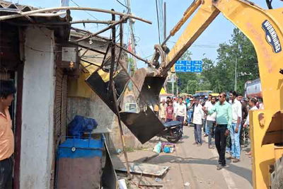 निगम की इंफोर्समेंट टीम ने चलाया अतिक्रमण हटाओ अभियान, लगा 5000 जुर्माना