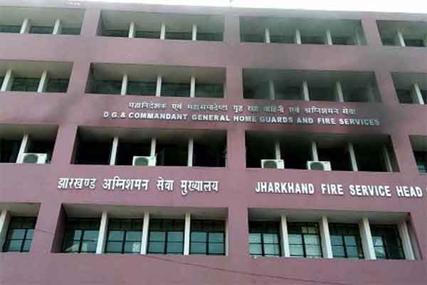 झारखंड अग्निशमन विभाग का बेड़ा होगा मजबूत: 3000 लीटर के मिले 4 मीडियम वाटर टेंडर, 36 का इंतजार