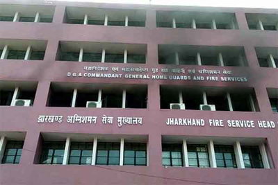 झारखंड अग्निशमन विभाग का बेड़ा होगा मजबूत: 3000 लीटर के मिले 4 मीडियम वाटर टेंडर, 36 का इंतजार