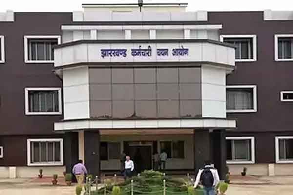 Jharkhand Breaking  : JSSC कार्यालय में CID की छापेमारी, चल रही पूछताछ
