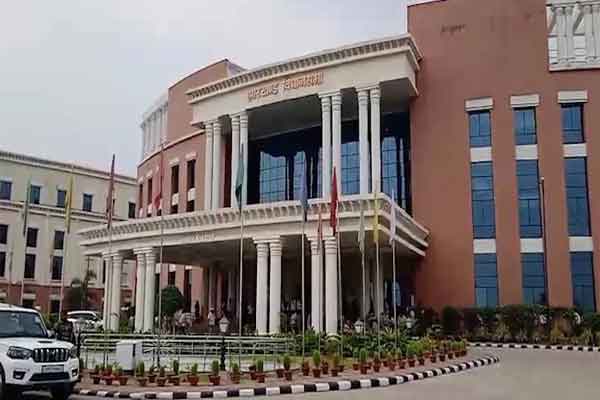 राज्यसभा चुनाव: वोटिंग जारी, गणित बनाम केमिस्ट्री की जंग में किसका पलड़ा भारी?