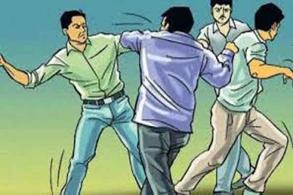 खलारी में दुकान लगाने को लेकर दो गुटों में मारपीट, पुलिस ने कराया समझौता