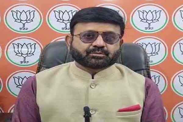 सीएम की विदेश यात्रा पर बीजेपी का हमला, सरकार से मांगा निवेश का हिसाब