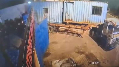 Ranchi News: स्मार्ट सिटी में टेलर की चपेट में आने से प्लंबर गंभीर, RIMS में चल रहा इलाज