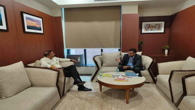 झारखंड भवन में अधिकारियों के पास और सुविधाओं को लेकर रेजिडेंट कमिश्नर ने की बैठक