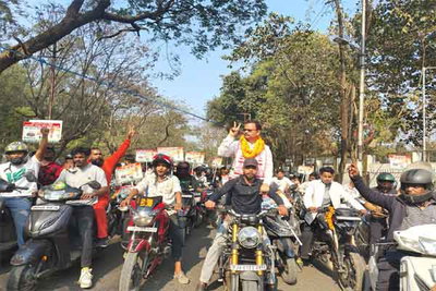 मेयर प्रत्याशी ने सुरेंद्र लिंडा ने निकाली बाइक रैली