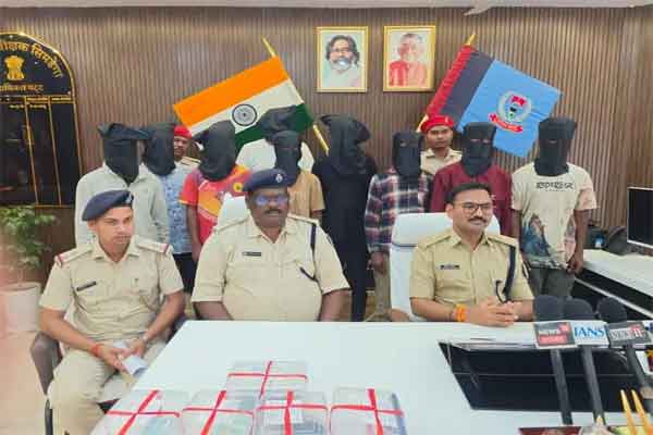 सिमडेगा में बड़ी कार्रवाई: PLFI से जुड़े 9 उग्रवादी गिरफ्तार