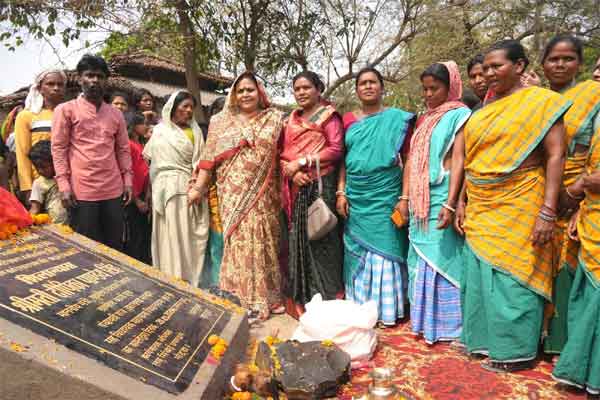 महगामा में विकास की बयार: करोड़ों की जल योजनाओं का मंत्री दीपिका ने किया शिलान्यास