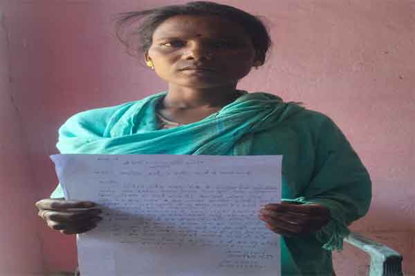 लातेहार में एक पत्नी की गुहार, मेरे पति को भेज दें जेल