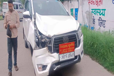 BREAKING: डिबडीह पुल पर चार वाहनों में जोरदार टक्कर, बाल-बाल बचे कृषि निदेशक
