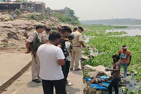 Jamshedpur News: स्वर्णरेखा नदी से युवक का शव बरामद, शव की नहीं हो पायी है पहचान