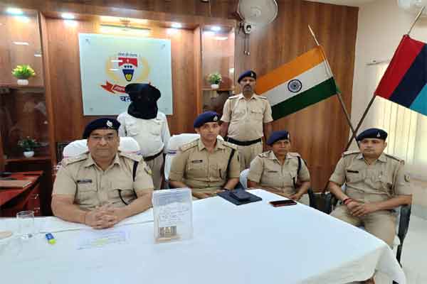 Chatra News: 100 साल पुरानी अष्टधातु प्रतिमा चोरी का 2 घंटे में खुलासा, एक आरोपी अरेस्ट