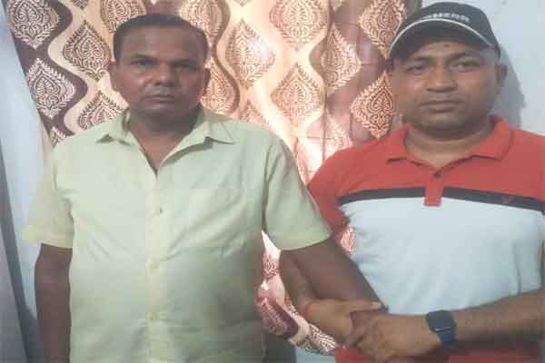 Simdega News : गृह रक्षक जवान को 7 हजार घूस लेते ACB ने रंगे हाथ पकड़ा