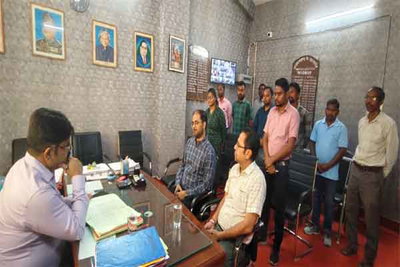 लातेहार डीसी ने अनुपस्थित कर्मियों से मांगा स्‍पष्‍टीकरण, बोले – लापरवाही बर्दाश्त नहीं