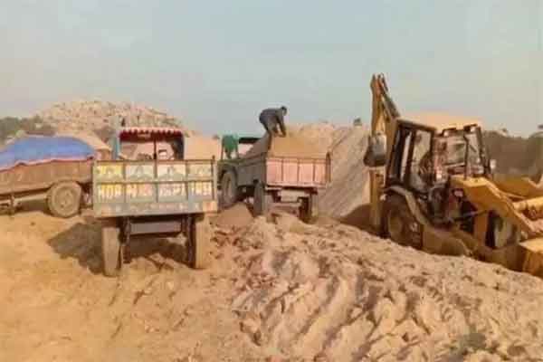 22 बालू घाटों का मामला डीसी के पास लंबित, अवैध कारोबारियों की हुई चांदी